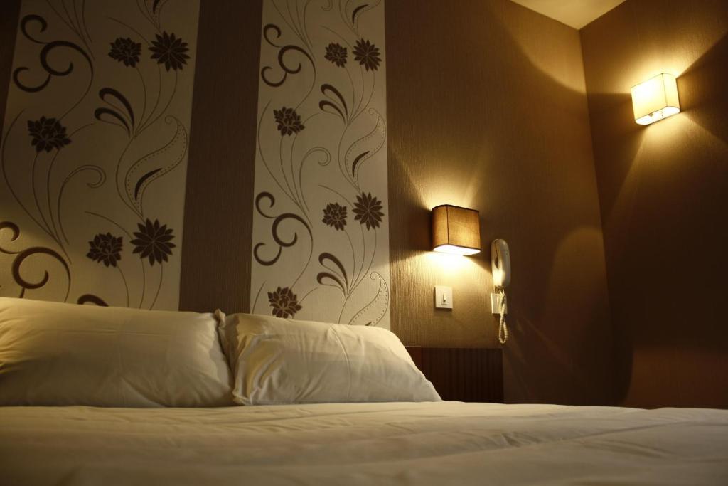 Hotel Du Touring Saint-Céré Exteriér fotografie