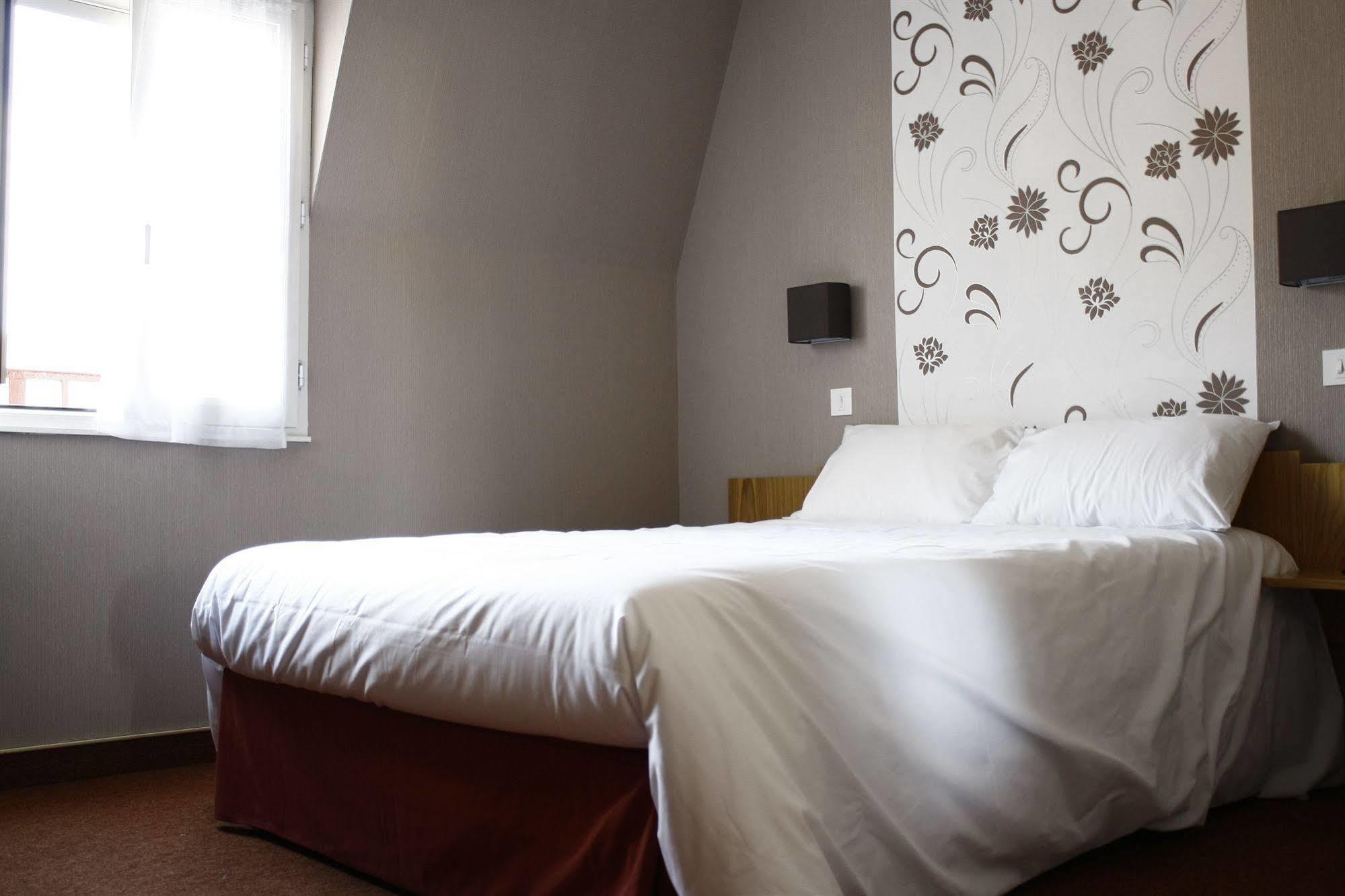 Hotel Du Touring Saint-Céré Exteriér fotografie