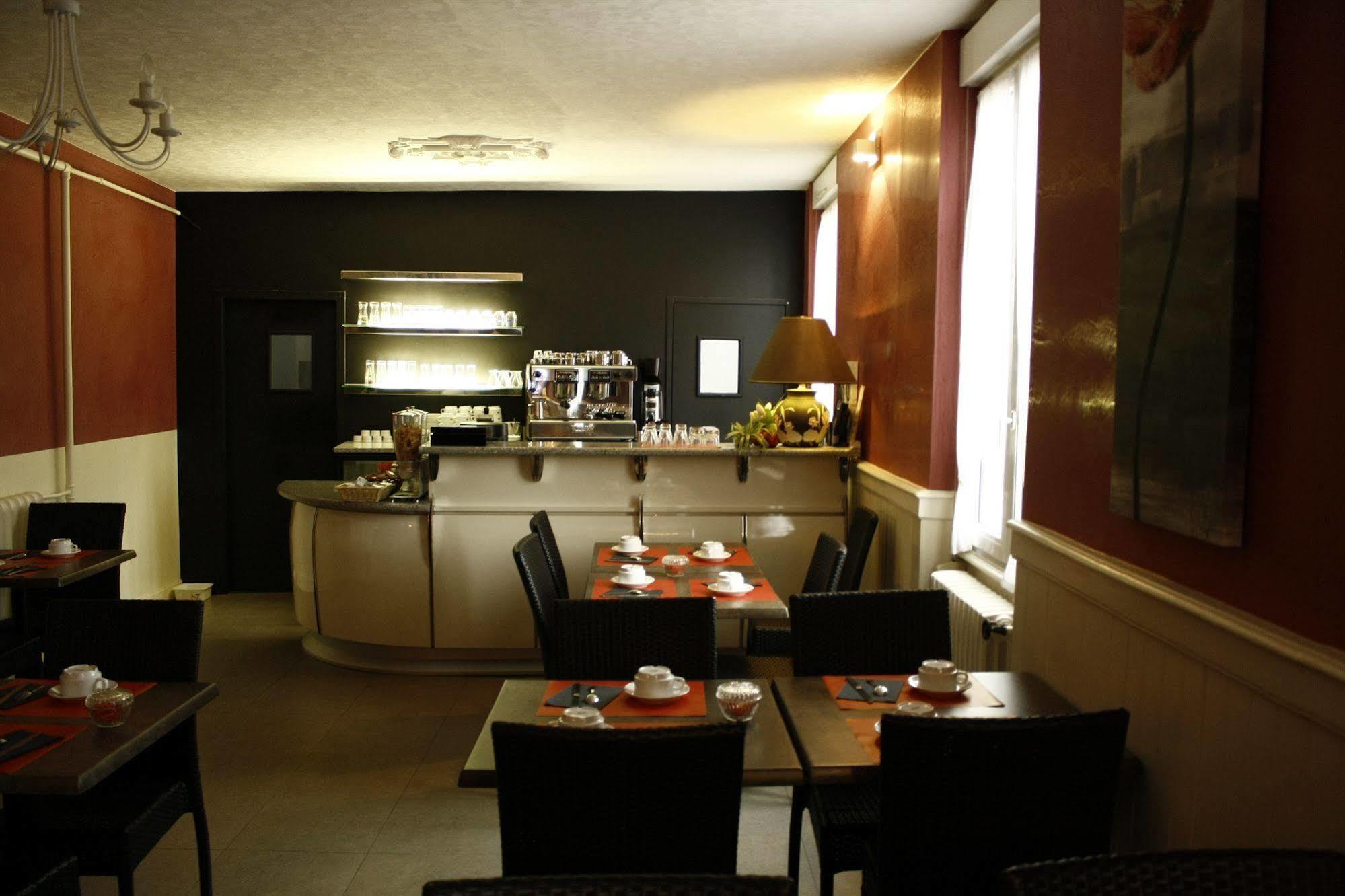 Hotel Du Touring Saint-Céré Exteriér fotografie